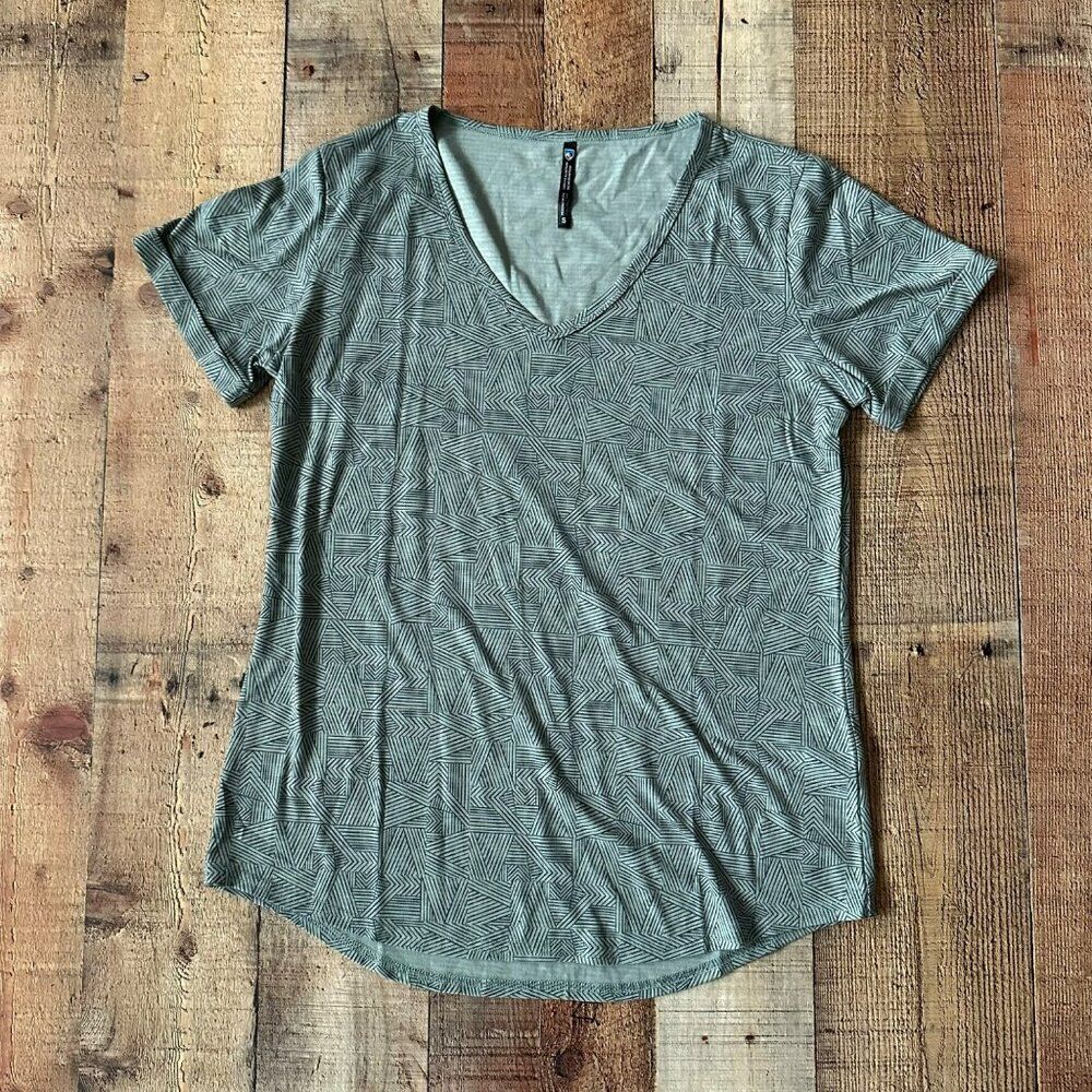Kuhl Inara Short Sleeve Tee Sage Green with Gray Geometric Pattern in Size Small